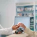 trabalhar como atendente de farmacia
